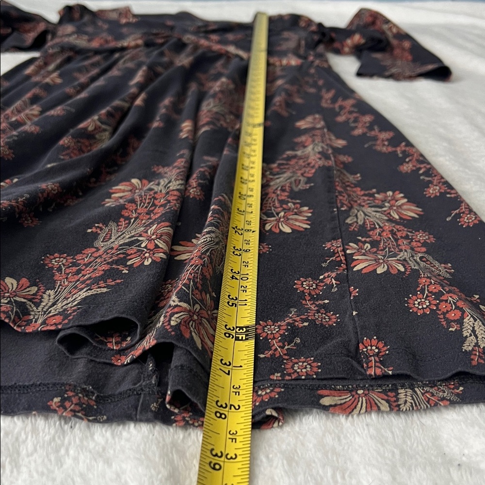 Patagonia Women’s 3/4 Sleeve Black Floral Print Knot Front - M - Picture 6 of 10